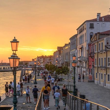 Appartamento Con Vista Zattere Velence Kültér fotó